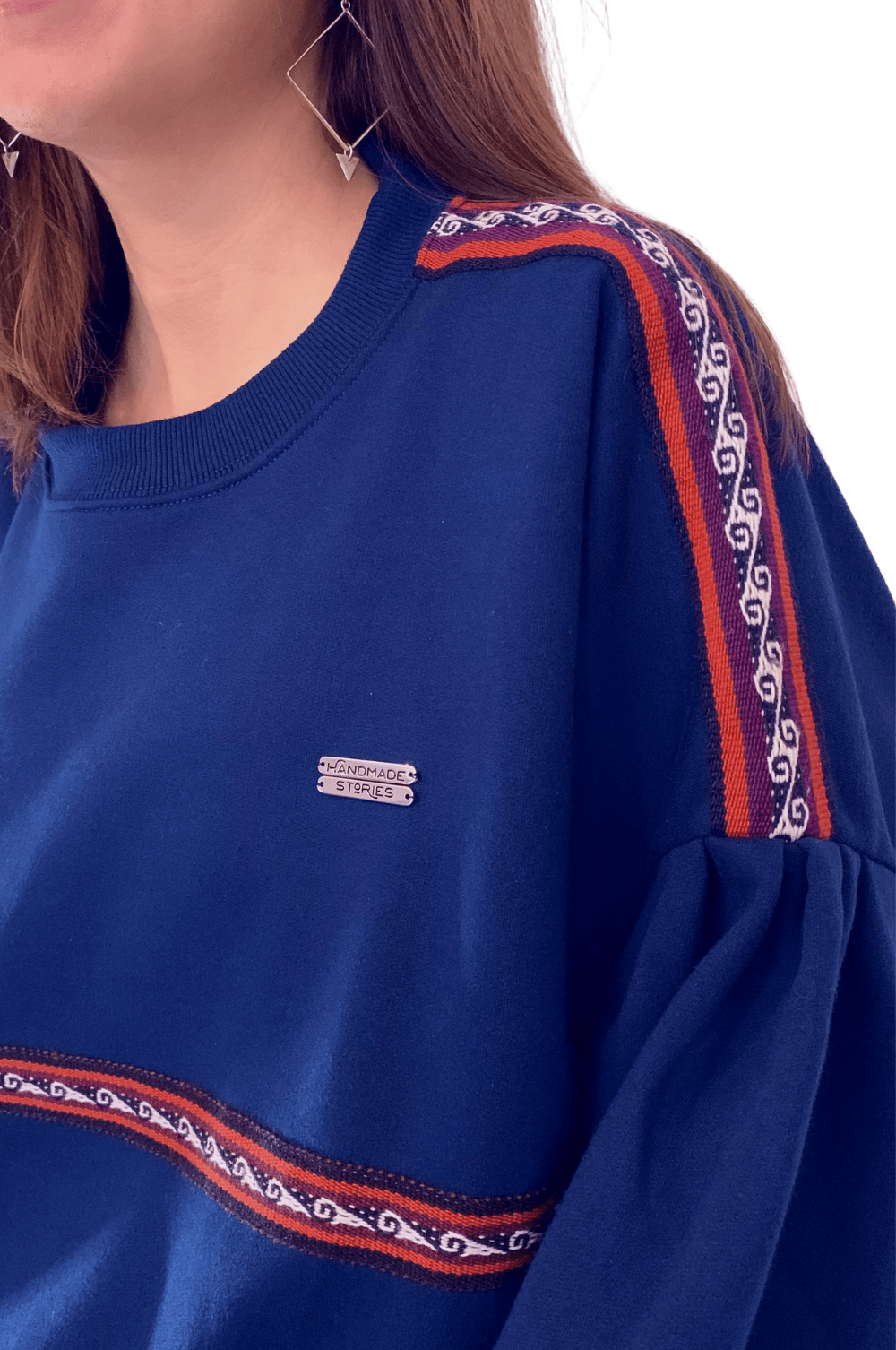 Blue oversized sweatshirt with Peruvian motifs