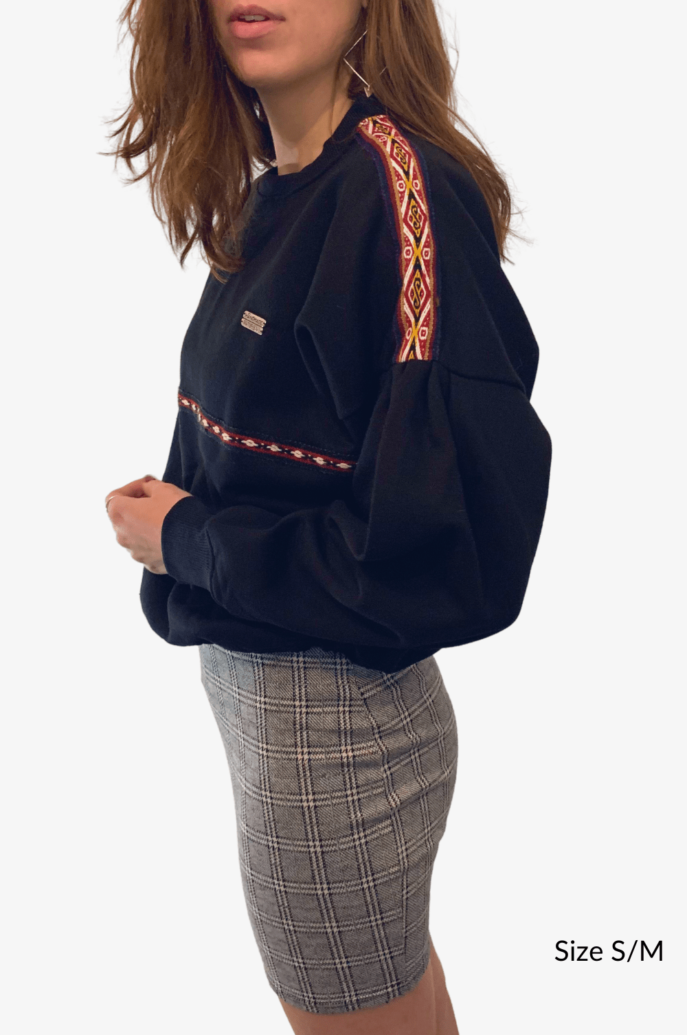 Black oversized sweatshirt with Andean motifs