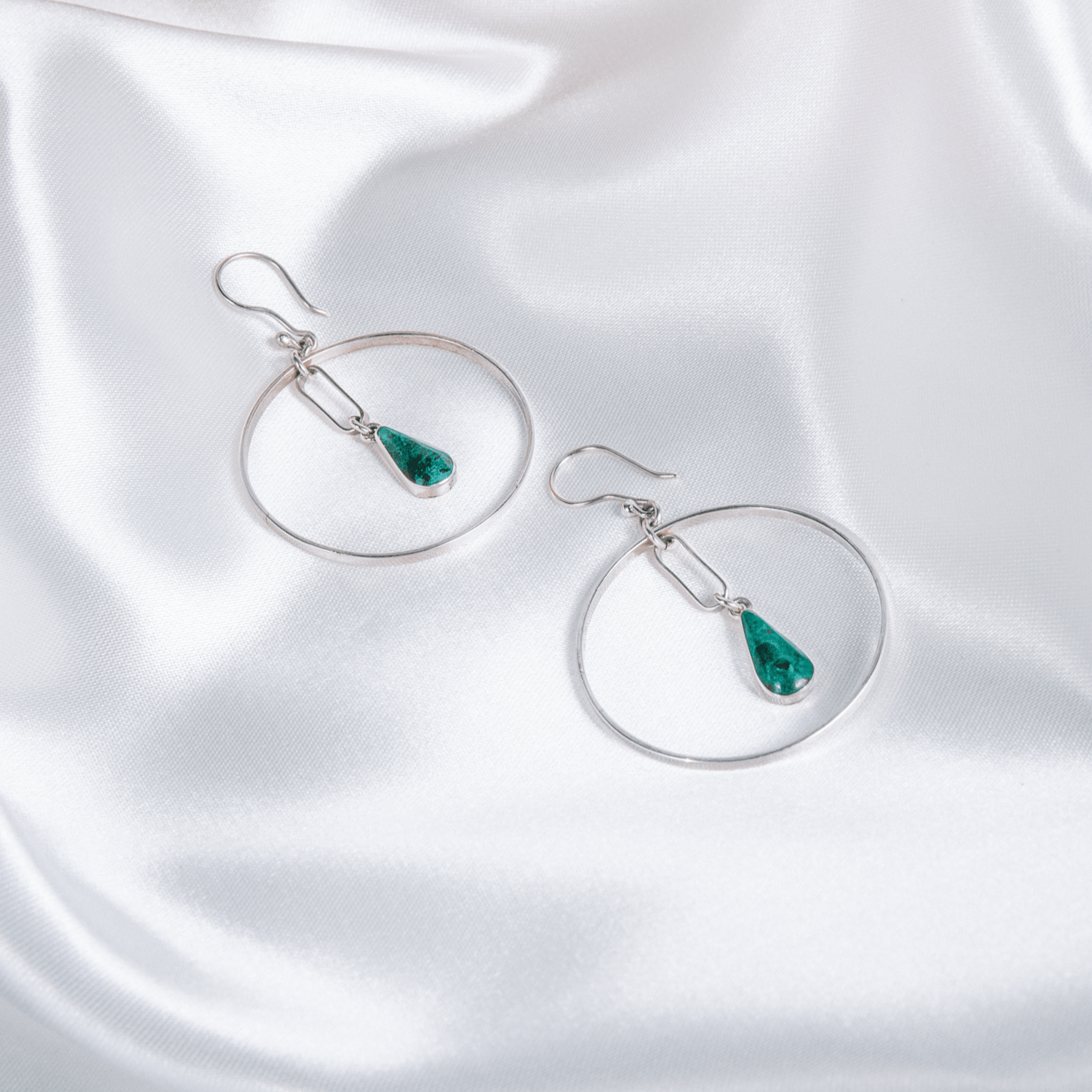 Chrysocolla and silver 950 round earrings