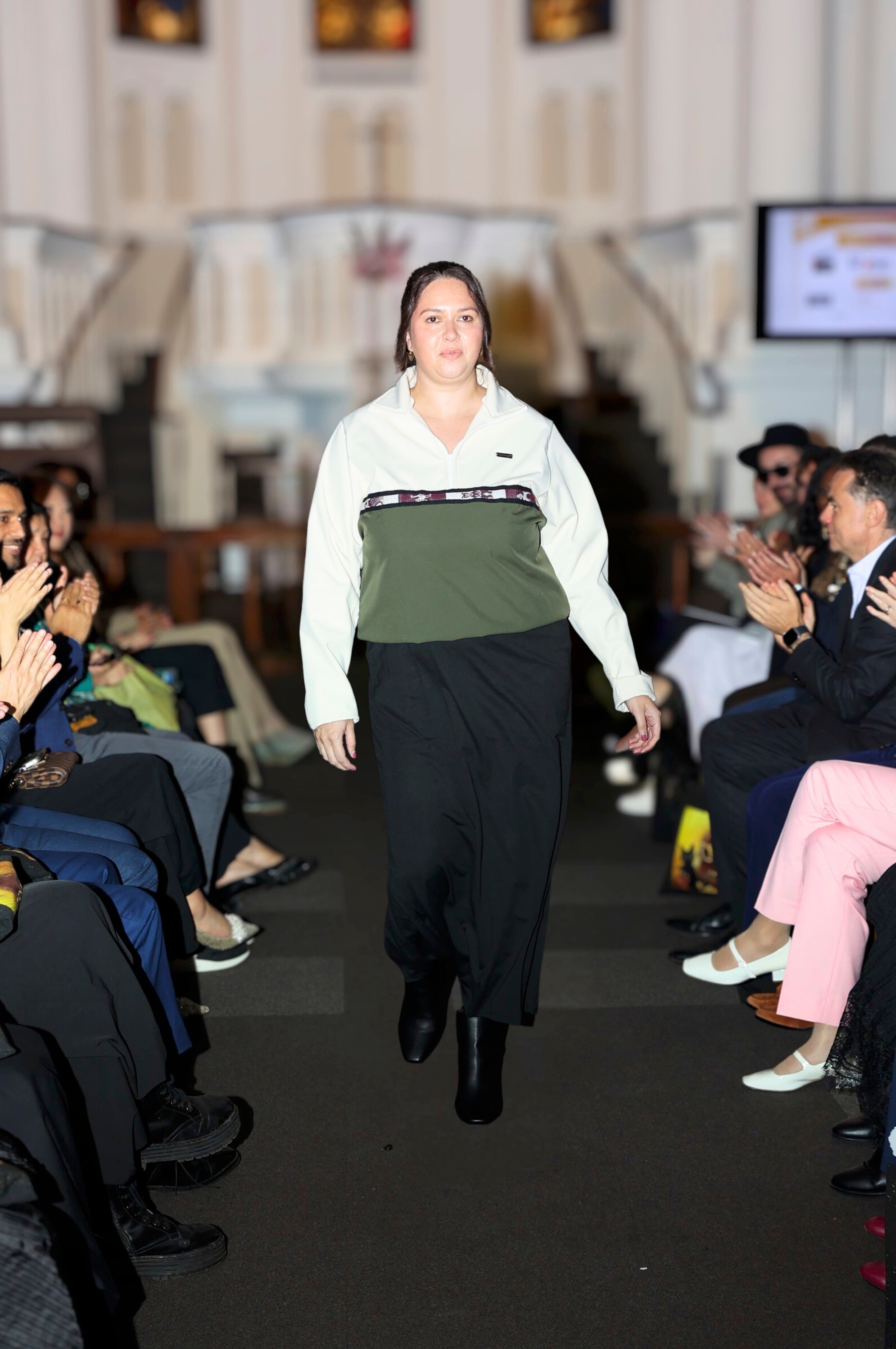 Unisex green and cream 1/4 zip waterproof fleece pullover