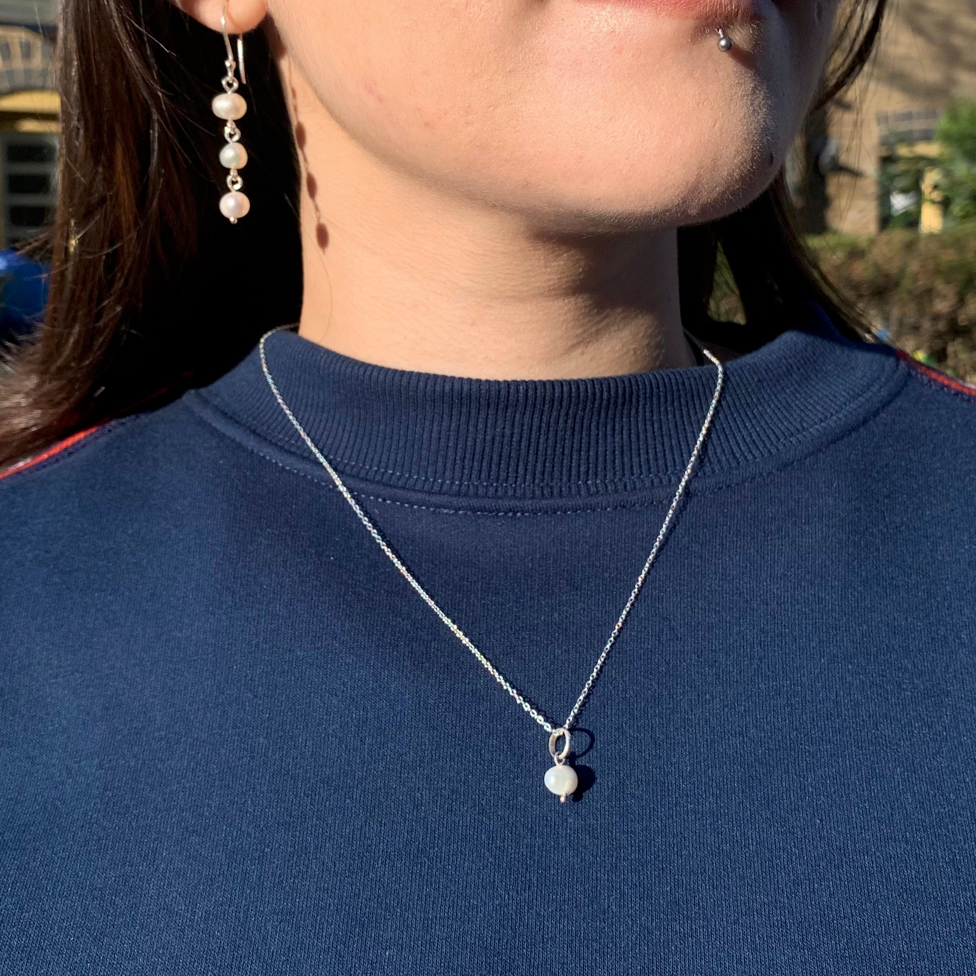 Fresh pearl and silver 950 drop necklace