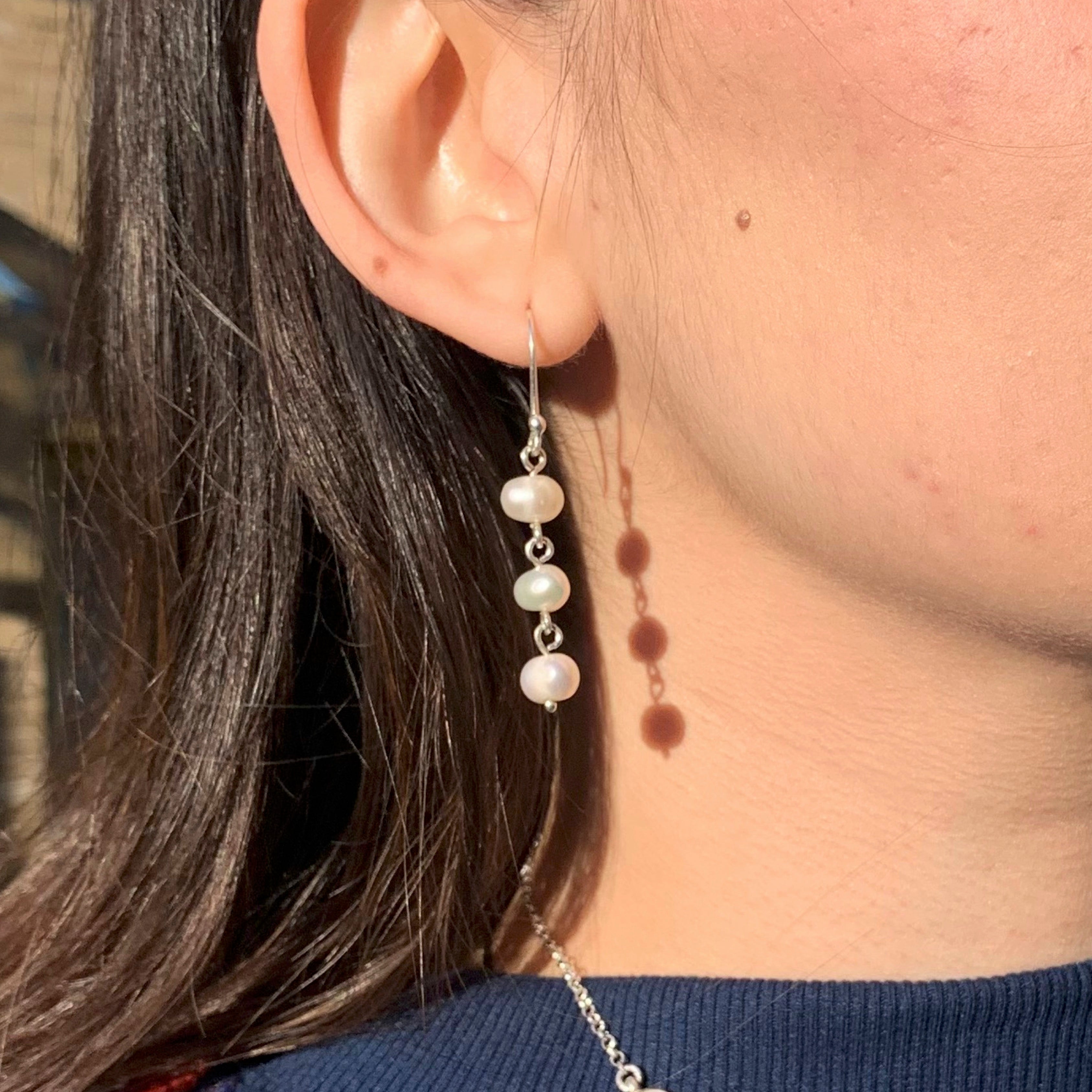 Fresh pearl and silver 950 drop earrings three stones