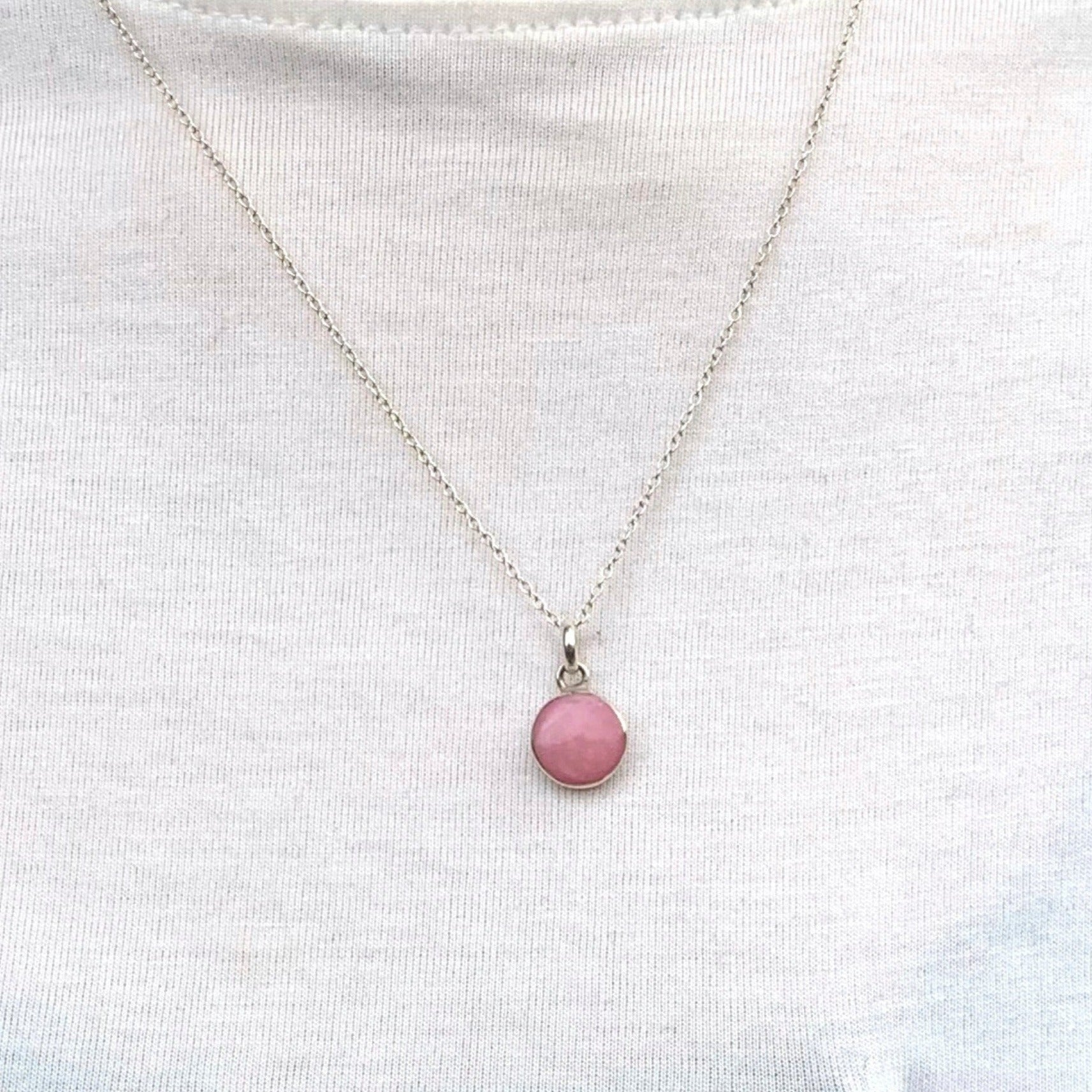 Rose quartz round silver 950 necklace