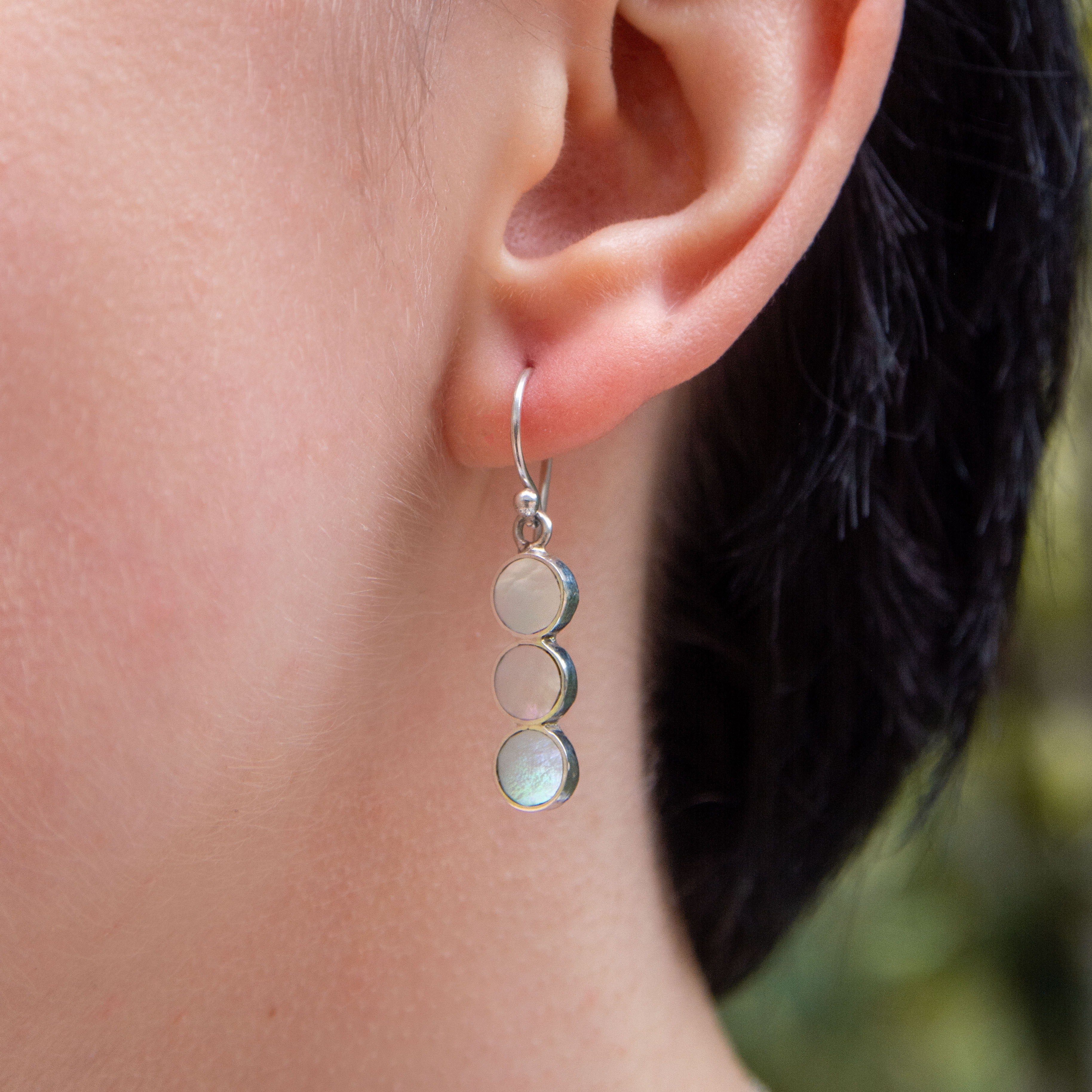 Three circles mother of pearl and silver 950 earrings