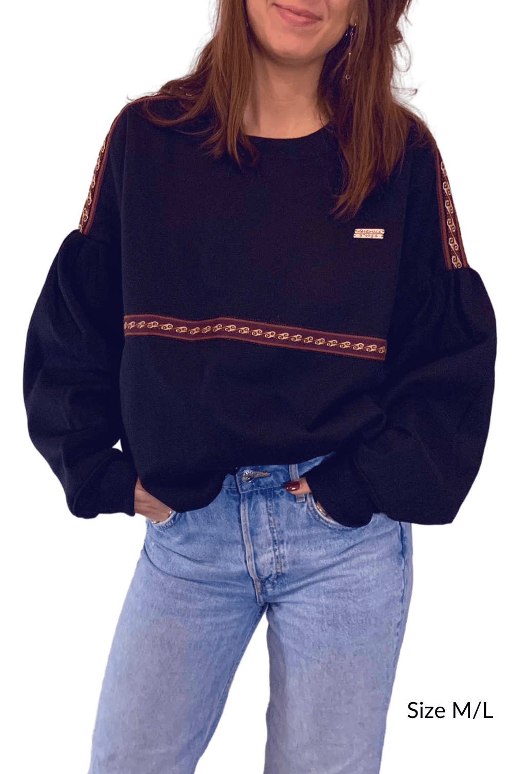 Black oversized sweatshirt with Peruvian motifs