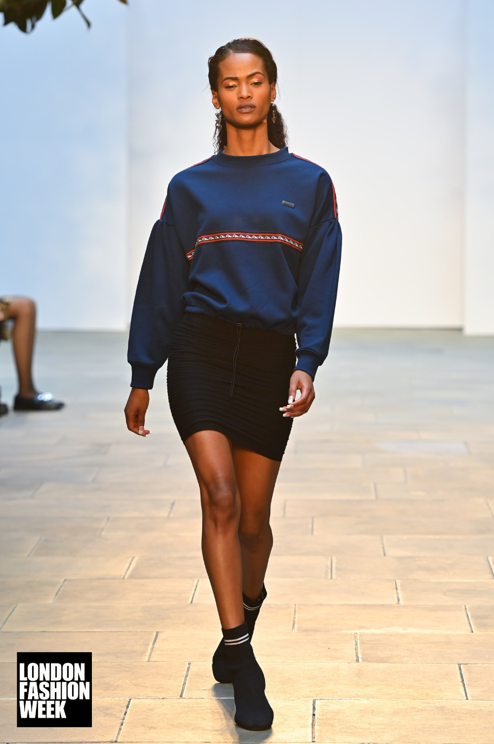 Oversized 2025 blue sweatshirt